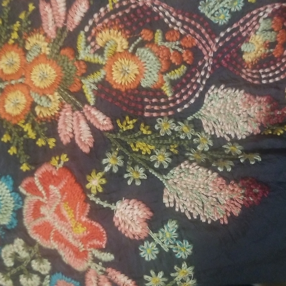 BELLEFLEUR BLOUSE - Picture 10 of 10